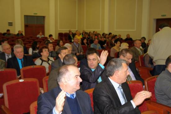 "Почти как в Раде": артемовские депутаты осваивают новый зал заседаний