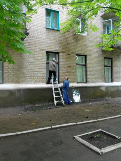 Фотофакт: в Артемовске разобрали баррикады у городской прокуратуры