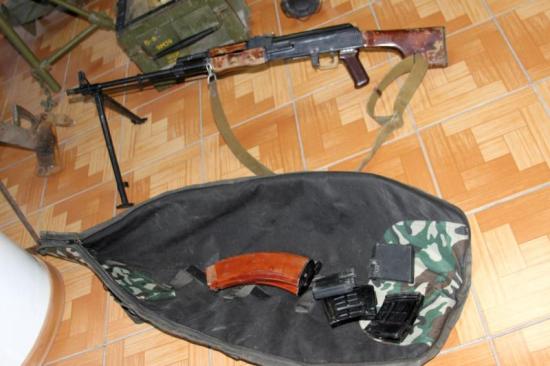 В Артемовске под популярной пиццерией нашли склад оружия