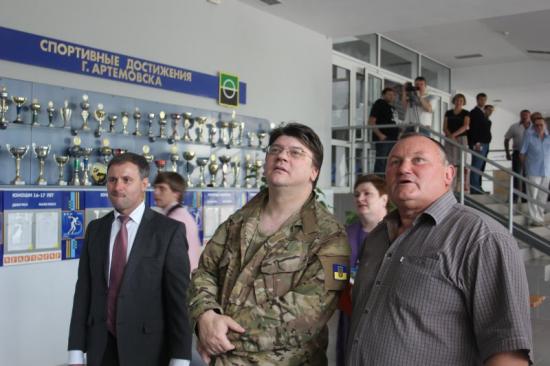 Министр молодежи и спорта Украины высоко оценил спортивные объекты Артемовска