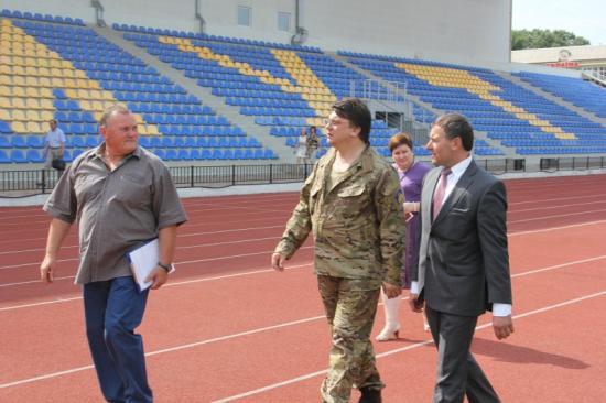 Министр молодежи и спорта Украины высоко оценил спортивные объекты Артемовска