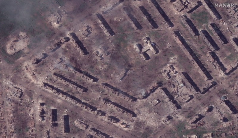 Разрушения носят тотальный характер: на свежих спутниковых снимках Бахмут выглядит полностью уничтоженным